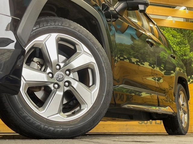 �y����18�C���`�A���~�z�C�[���z�O�ςɃ}�b�`���������A���~�z�C�[���𑕒����Ă���܂��B�e��ЊO�A���~�z�C�[����A�X�^�b�h���X�^�C�����戵�����Ă���܂��B���񂲑��k����������