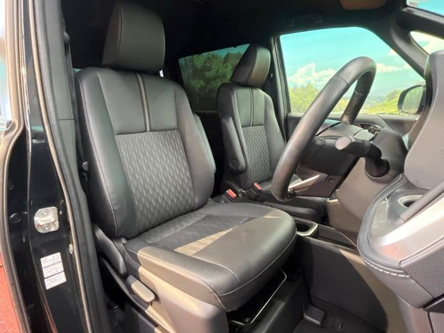 �y�n�[�t���U�[�V�[�g�z�������ƍ���S�n�𗼗������l�C�̃V�[�g���w�ʁE���ʂ̃t�@�u���b�N�f�ނ́A�ʋC���̗ǂ��⊊��ɂ����ɗD��Ă��܂��B