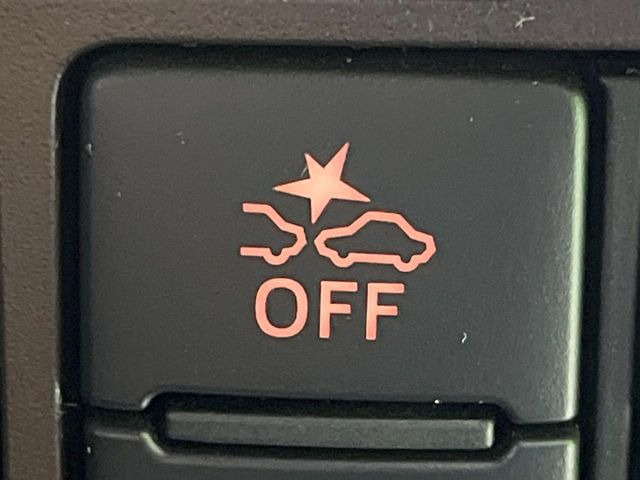 �y�X�}�[�g�A�V�X�g�z���s���ɑO���̎ԗ�����F�����A�Փ˂������Ȏ��͌x��ƃu���[�L�ŏՓˉ���Ɣ�Q�y�����A�V�X�g�B�����S�Ƀh���C�u�����y���݂��������܂��B