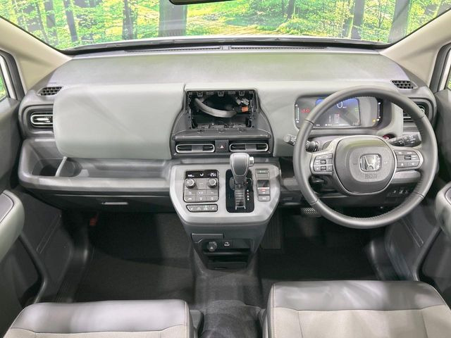 フリード1.5 e:HEV クロスター