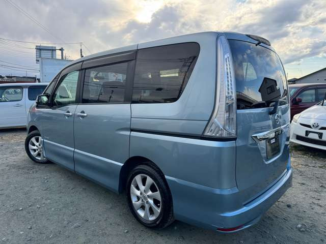 セレナ2.0 ハイウェイスター S-HYBRID