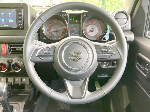 �y�����v�����X�e�A�����O�z�㎿�Ȋv���g�p���邱�ƂŁA��ɂ����������݂ƂĂ��^�]���₷���n���h���ł���