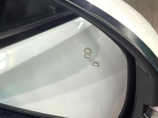 �y�u���C���h�X�|�b�g�C���t�H���[�V�����z���s���A�h�A�~���[�̎��p�ɂȂ�₷���ӏ��Ɍ㑱�Ԃ��ڋ߂���ƃT�C�h�~���[�t�߂Ɍx����\���A�h���C�o�[�ɒ��ӊ��N�����Ă���܂��B