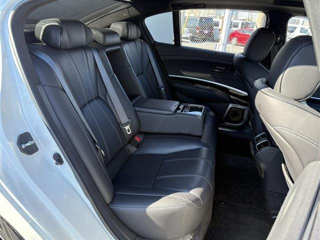 ���Ǝҗl�ւ̔̔��͂��f�肳���Ă��������܂��B �Ԍ������ԗ��̏ꍇ�́A�Ԍ����擾�������x�������z�ŕ\�����Ă���܂��B