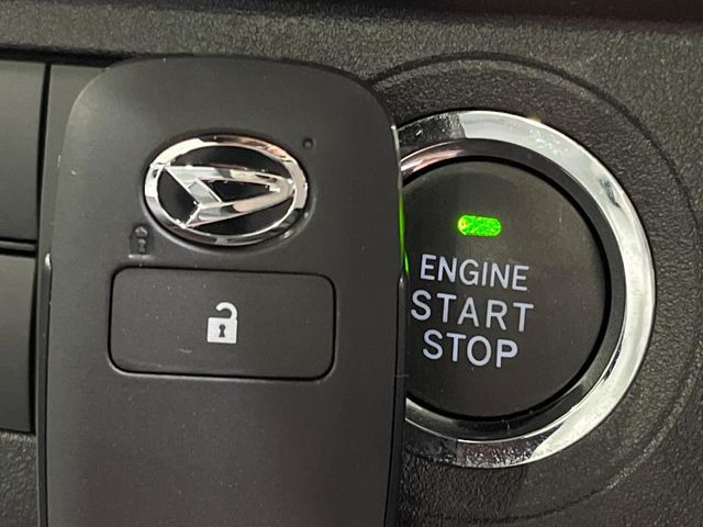 �y�L�[�t���[�V�X�e���z�J�o����|�P�b�g�ɓ��ꂽ�܂܂ł��h�A�̎{���E�������\�ȃX�}�[�g�L�[�𑕔��B�G���W���̃I���E�I�t�����J�M�����o���K�v����������Ƃ��Ă��֗��ł���