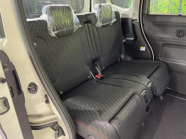 ���i���ȃI���W�i���t���A�}�b�g���I�v�V�����ɂĂ��p�ӂ��Ă���܂��B���D���ȃf�U�C����J���[�����Ԃɍ��킹�đI��ł����������Ƃ��ł��܂���