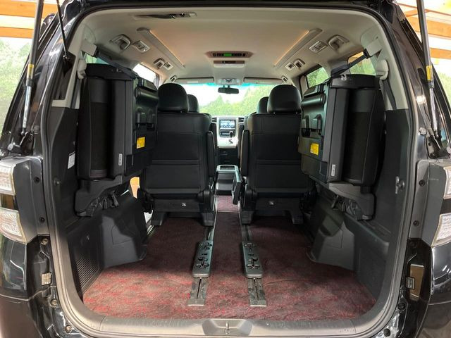 ���ڃV�[�g�͑O��X���C�h���\�ł��B���ɉ�����Α������L������������A�O�ɋl�߂�Α傫�ȃ��Q�b�W�X�y�[�X���m�ۂł��܂��B�V�[���ɉ����Ďg�������ł��邩��Ƃ��Ă��֗��ł���