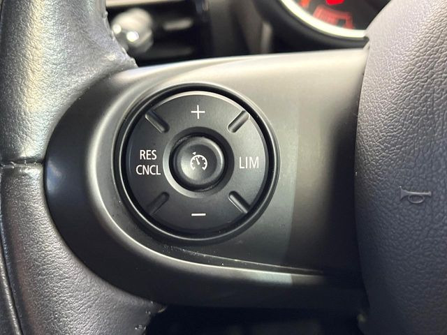 ���I�[�g�N���[�Y�R���g���[��:�������H�⎩���Ԑ�p���H���ɂāA�葬���q���\�ƂȂ�֗��ȋ@�\�ł��B�������ړ��̍ۂł����ɂ����֗��ɂ��g�����������܂���