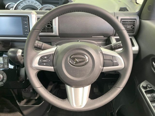 �y�����v�����X�e�A�����O�z�㎿�Ȋv���g�p���邱�ƂŁA��ɂ����������݂ƂĂ��^�]���₷���n���h���ł���