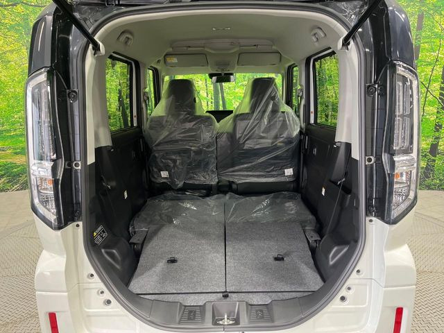 ���i�̂���������ʋ΁A���}���ɏ\���ȉ׎��X�y�[�X���m�ۂ��Ă���܂��B�Z�J���h�V�[�g��|���ƁA�傫�ȉו��̐ύڂ��\�ł���