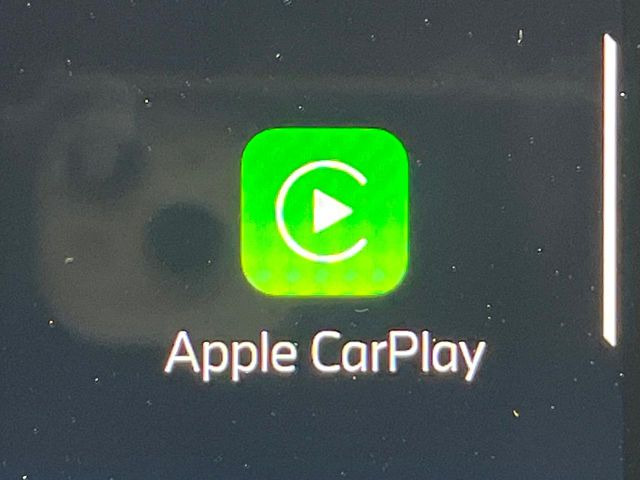 ��Apple Car Play:�X�}�z�Ƃ̗L���ڑ��ŁA�i�r�E�I�[�f�B�I�Đ��ȂǃX�}�z�̃A�v���@�\����ʂł��g����֗��@�\�ł�!