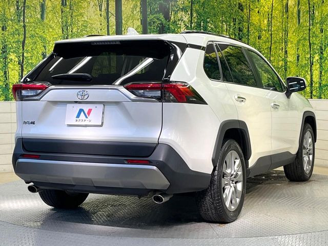 ☆全国のネクステージからお取り寄せが可能※!遠方の店舗に展示してあるクルマが気になる場合も、最寄りの店舗でご覧いただくことが可能です!是非私たちに要望をお聞かせください!※別途費用