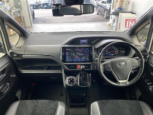 エスクァイア2.0 Gi プレミアムパッケージ ブラックテイラード