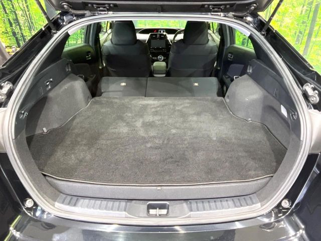 積み下ろしのしやすいデッキにはたっぷりと荷物を積み込んでいただけます。遊びから仕事まで、様々なシーンで頼れます♪