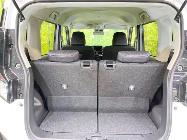 ���i�̂���������ʋ΁A���}���ɏ\���ȉ׎��X�y�[�X���m�ۂ��Ă���܂��B�Z�J���h�V�[�g��|���ƁA�傫�ȉו��̐ύڂ��\�ł���