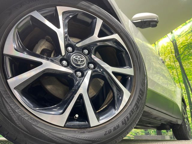 �y����18�C���`�A���~�z�C�[���z�O�ςɃ}�b�`���������A���~�z�C�[���𑕒����Ă���܂��B�e��ЊO�A���~�z�C�[����A�X�^�b�h���X�^�C�����戵�����Ă���܂��B���񂲑��k����������