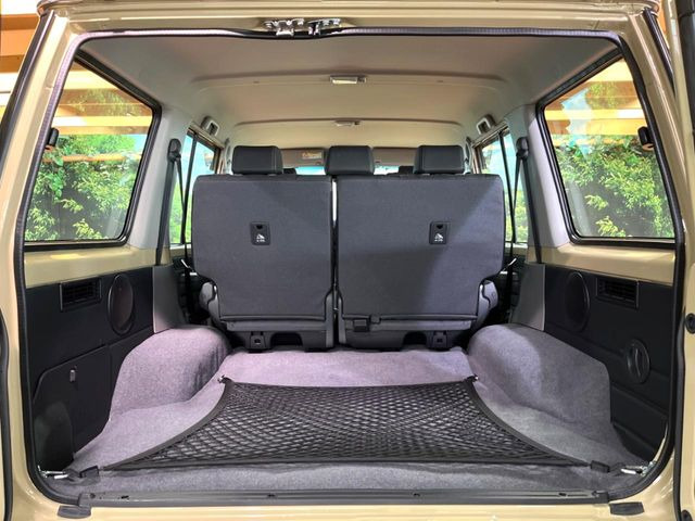 ���i�̂���������ʋ΁A���}���ɏ\���ȉ׎��X�y�[�X���m�ۂ��Ă���܂��B�Z�J���h�V�[�g��|���ƁA�傫�ȉו��̐ύڂ��\�ł���