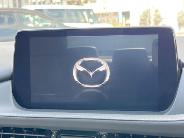 �y�}�c�_�R�l�N�g�i�r�z�ԓ��̕��͋C�Ƀ}�b�`������^�̃f�B�X�v���C�B�X�}�z�ڑ��ł̃i�r�g�p��Bluetooth�Đ����A�l�X�ȋ@�\���y���߂܂��B�����I�ȃ_�C�������삪�\�ŁA�g��������ǍD�ł��B