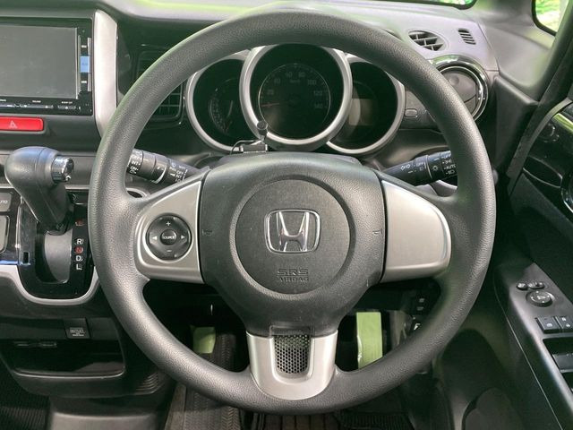 �y�X�e�A�����O�X�C�b�`�z�^�]���A�O������ڐ������炷���ƂȂ��A�I�[�f�B�I���̑��삪�\�ȕ֗��@�\!���S&���K�ȃh���C�u�����o���Ă���܂���