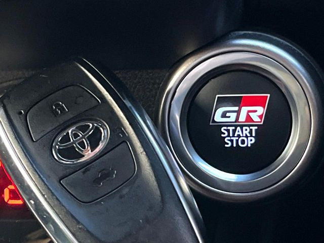 �y�X�}�[�g�L�[�z�J�o����|�P�b�g�ɓ��ꂽ�܂܂ł��h�A�̎{���E�������\�ȃX�}�[�g�L�[�𑕔��B�G���W���̃I���E�I�t�����J�M�����o���K�v����������Ƃ��Ă��֗��ł���