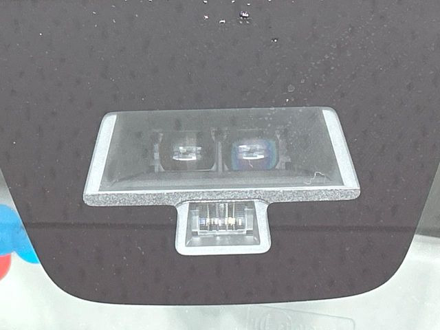 �y���[�_�[�u���[�L�T�|�[�g�z���s���ɑO���̎ԗ�����F�����A�Փ˂������Ȏ��͌x��ƃu���[�L�ŏՓˉ���Ɣ�Q�y�����A�V�X�g�B�����S�Ƀh���C�u�����y���݂��������܂��B