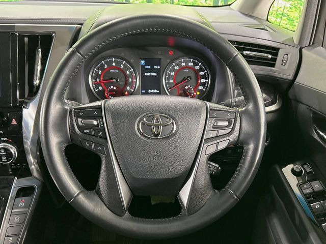 【ステアリングスイッチ】運転中、前方から目線をそらすことなく、オーディオ等の操作が可能な便利機能!安心&快適なドライブを演出してくれます♪