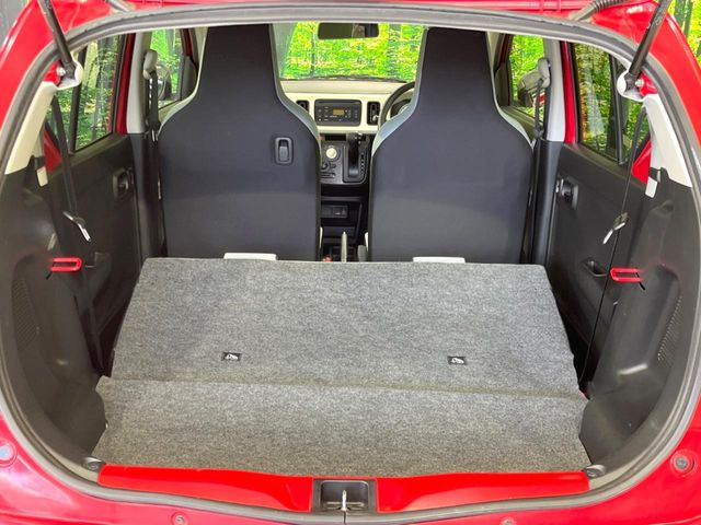 ���i�̂���������ʋ΁A���}���ɏ\���ȉ׎��X�y�[�X���m�ۂ��Ă���܂��B�Z�J���h�V�[�g��|���ƁA�傫�ȉו��̐ύڂ��\�ł���