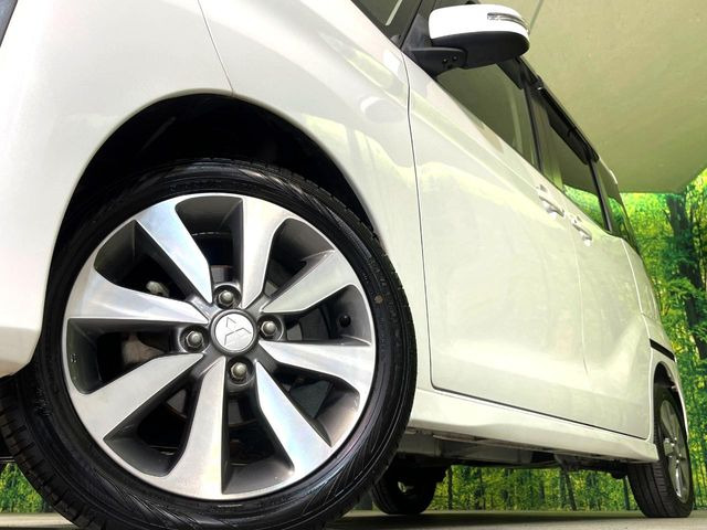 �y����15�C���`�A���~�z�C�[���z�O�ςɃ}�b�`���������A���~�z�C�[���𑕒����Ă���܂��B�e��ЊO�A���~�z�C�[����A�X�^�b�h���X�^�C�����戵�����Ă���܂��B���񂲑��k����������