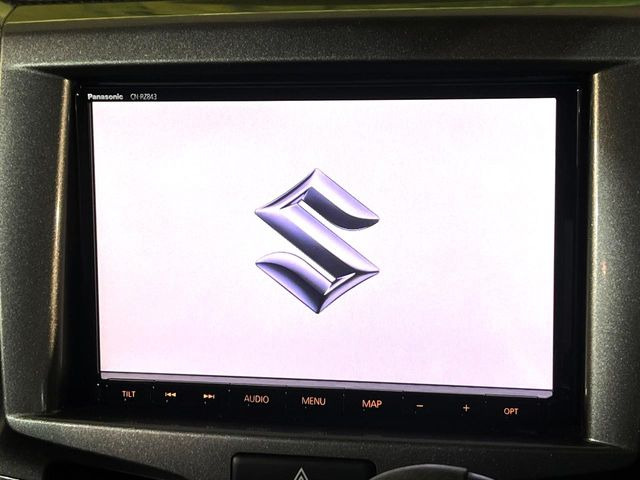 �y�����i�r�z�l�C�̏����i�r�𑕔����Ă���܂��B�i�r�̎g���₷���͂������A�I�[�f�B�I�@�\���[��!�L�����v�◷�s�͂������A�ʋ΂┃�����ȂǕ��i�̃h���C�u���y�����Ȃ�͂���