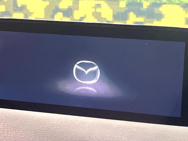 �y�}�c�_�R�l�N�g�i�r�z�ԓ��̕��͋C�Ƀ}�b�`������̌^�^�C�v�̃i�r�B�e����q�ݒ��Bluetooth�Đ����A�l�X�ȋ@�\���y���߂܂��B�����I�ȃ_�C�������삪�\�ŁA�g��������ǍD�ł��B