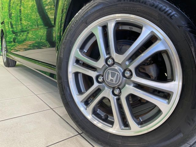 �y����14�C���`�A���~�z�C�[���z�O�ςɃ}�b�`���������A���~�z�C�[���𑕒����Ă���܂��B�e��ЊO�A���~�z�C�[����A�X�^�b�h���X�^�C�����戵�����Ă���܂��B���񂲑��k����������