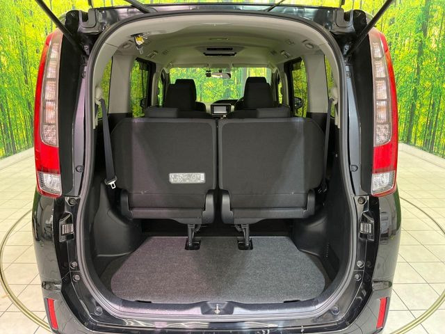 ���i�̂���������ʋ΁A���}���ɏ\���ȉ׎��X�y�[�X���m�ۂ��Ă���܂��B�Z�J���h�V�[�g��|���ƁA�傫�ȉו��̐ύڂ��\�ł���