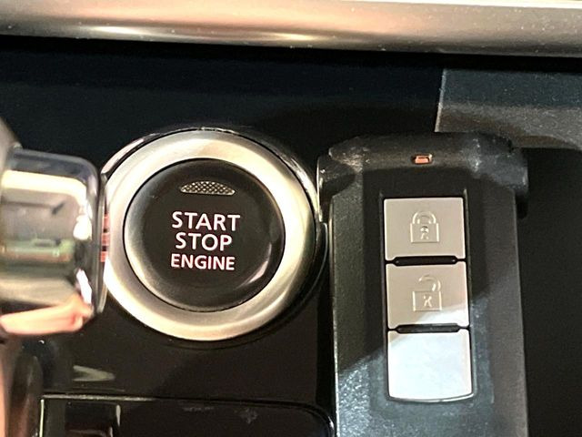 �y�I�y���[�V�����L�[�z�J�o����|�P�b�g�ɓ��ꂽ�܂܂ł��h�A�̎{���E�������\�ȃX�}�[�g�L�[�𑕔��B�G���W���̃I���E�I�t�����J�M�����o���K�v����������Ƃ��Ă��֗��ł���