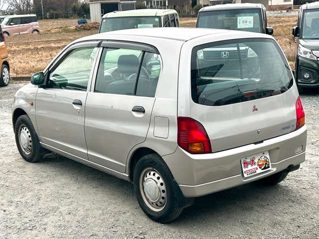 ���X�ł͌y�����Ԃ��畁�ʎԂ܂ŕ��L���I�[�����[�J�[�̎Ԏ�E�F�E�O���[�h��L�x�ɑ����Ă���܂��B