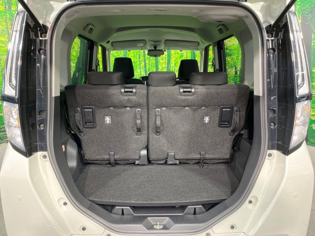 ���i�̂���������ʋ΁A���}���ɏ\���ȉ׎��X�y�[�X���m�ۂ��Ă���܂��B�Z�J���h�V�[�g��|���ƁA�傫�ȉו��̐ύڂ��\�ł���