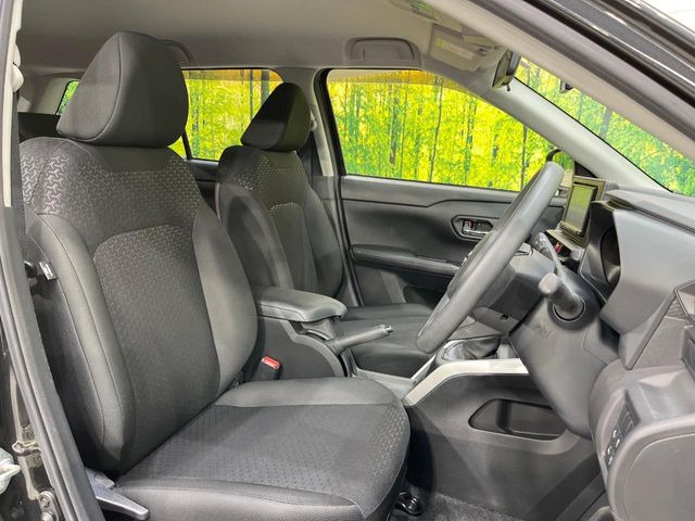 運転席シート廻りは使用感も少なく、良好な状態となっています。丁寧に使われていたことがよくわかりますね。