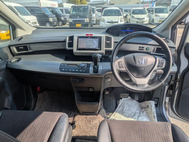 フリードハイブリッド1.5 ジャストセレクション