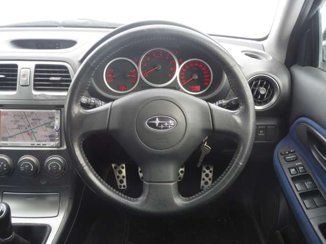 ���X�͔N�����x�ƂȂ��Ă���܂��B�c�Ǝ��Ԃ�10:00�`19:00�ł��B