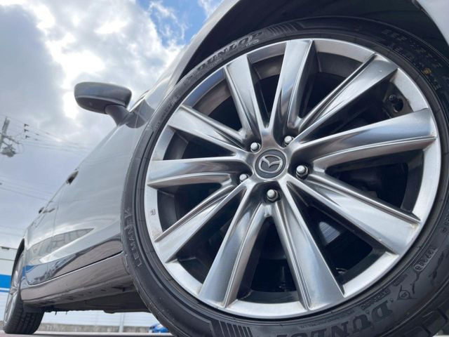 �y����19�C���`�A���~�z�C�[���z�O�ςɃ}�b�`���������A���~�z�C�[���𑕒����Ă���܂��B�e��ЊO�A���~�z�C�[����A�X�^�b�h���X�^�C�����戵�����Ă���܂��B���񂲑��k����������