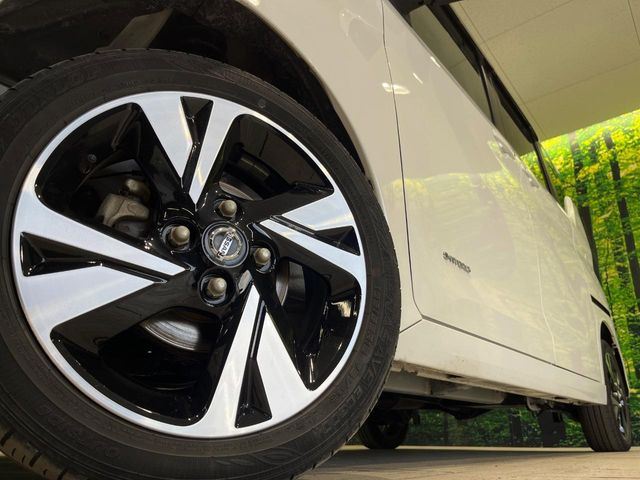 �y����15�C���`�A���~�z�C�[���z�O�ςɃ}�b�`���������A���~�z�C�[���𑕒����Ă���܂��B�e��ЊO�A���~�z�C�[����A�X�^�b�h���X�^�C�����戵�����Ă���܂��B���񂲑��k����������