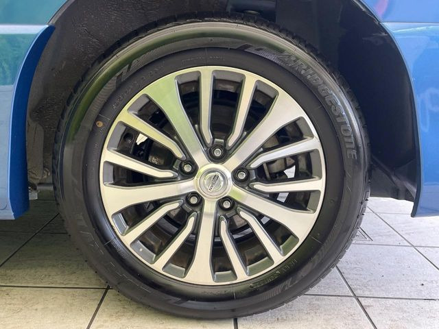 �y�����A���~�z�C�[���z�O�ςɃ}�b�`���������A���~�z�C�[���𑕒����Ă���܂��B�e��ЊO�A���~�z�C�[����A�X�^�b�h���X�^�C�����戵�����Ă���܂��B���񂲑��k����������