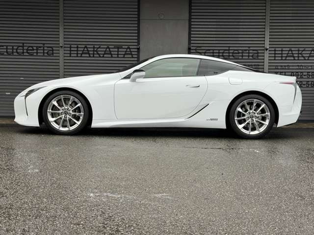 �O��p�[�L���O�Z���T�[�E�o�b�N�J�����E���[���L�[�v�A�V�X�g�E�T�C�h�u���C���h�X�|�b�g�B