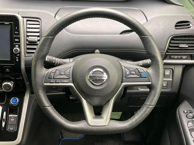 �y�����v�����X�e�A�����O�z�㎿�Ȋv���g�p���邱�ƂŁA��ɂ����������݂ƂĂ��^�]���₷���n���h���ł���