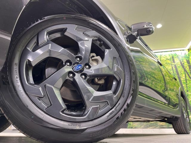 �y�O���[�h��p����18�C���`�A���~�z�C�[���z�f�U�C�����̍��������A���~�z�C�[���𑕒����Ă���܂��B�e��ЊO�A���~�z�C�[����A�X�^�b�h���X�^�C�����戵�����Ă���܂��B���񂲑��k����������