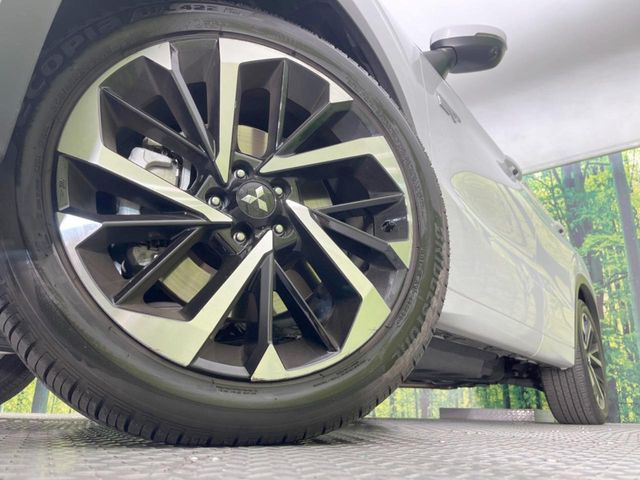 【純正アルミホイール】外観にマッチした純正アルミホイールを装着しております。各種社外アルミホイールや、スタッドレスタイヤも取扱いしております。是非ご相談ください♪