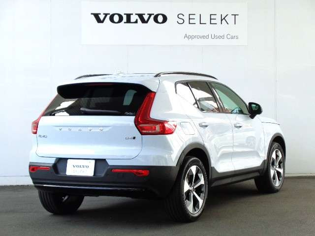 XC40ウルトラ B4 AWD ダークエディション 4WD