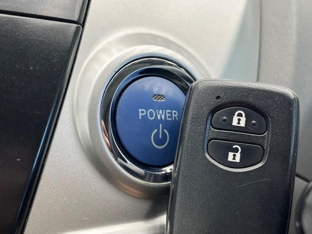 �y�X�}�[�g�L�[�z�J�o����|�P�b�g�ɓ��ꂽ�܂܂ł��h�A�̎{���E�������\�ȃX�}�[�g�L�[�𑕔��B�G���W���̃I���E�I�t�����J�M�����o���K�v����������Ƃ��Ă��֗��ł���