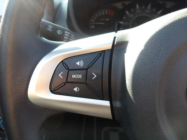 �X�e�A�����O�X�C�b�`���^�]���A�O������ڐ������炷���ƂȂ��A�I�[�f�B�I���̑��삪�\�ȕ֗��@�\!���S&���K�ȃh���C�u�����o���Ă���܂�!