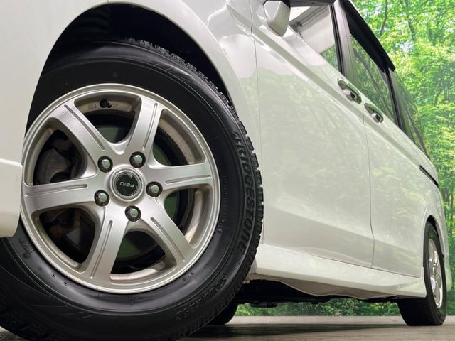 �y15�C���`�A���~�z�C�[���z�O�ςɃ}�b�`�����A���~�z�C�[���𑕒����Ă���܂��B�e��A���~�z�C�[����A�X�^�b�h���X�^�C�����戵�����Ă���܂��B���񂲑��k����������