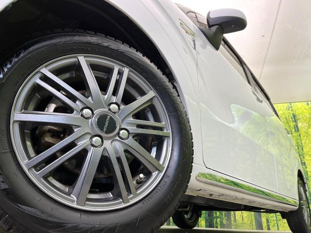 �y�A���~�z�C�[���z�O�ςɃ}�b�`�����A���~�z�C�[���𑕒����Ă���܂��B�e��A���~�z�C�[����A�X�^�b�h���X�^�C�����戵�����Ă���܂��B���񂲑��k����������